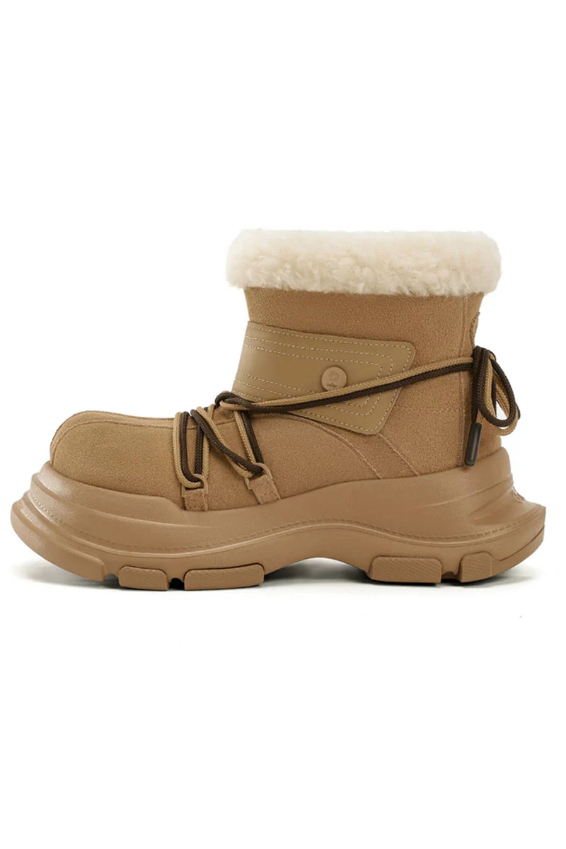 Snow boots