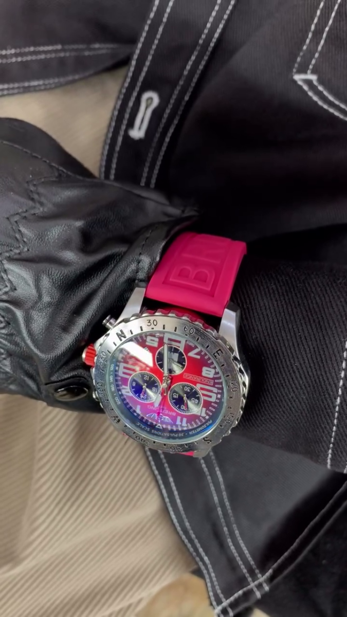 Breitling Avenger model